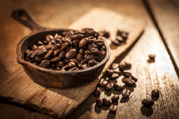 دانه قهوه رست شده خوب روبوستا و عربیکا